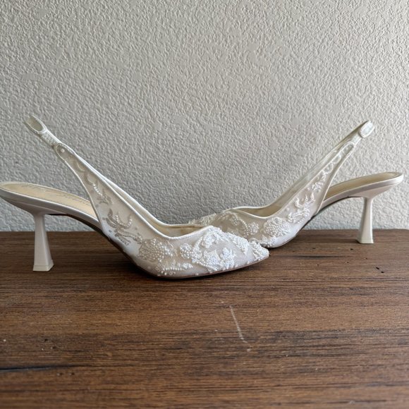 Betsey Johnson White Wedding Kitten Heels – 8.5 - Picture 4 of 6
